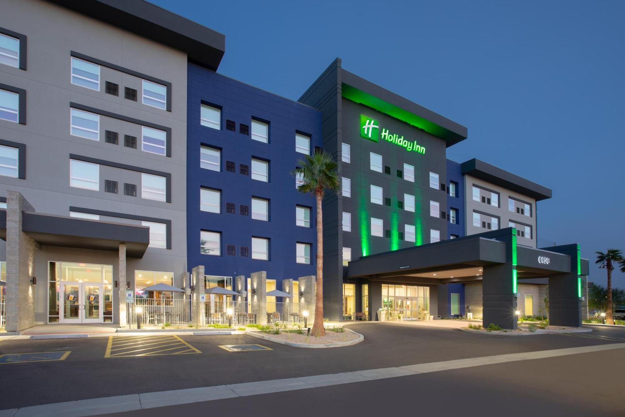 Holiday Inn Glendale - Stadium & Ent Dist Exterior photo